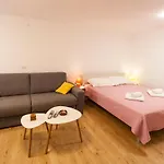 Apartamento & 'the Roots Near Pula, Istria, Croatia