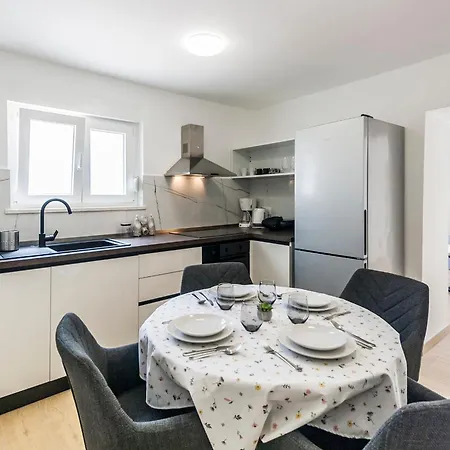 Apartamento & 'the Roots Near Pula, Istria, Croatia